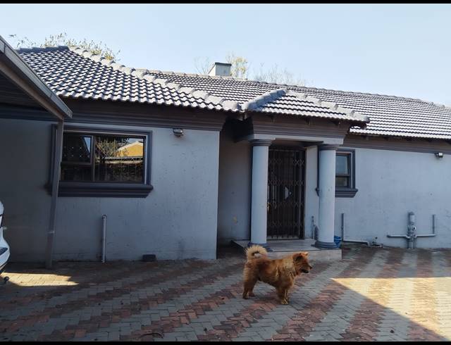 3 BEDROOM FREESTANDING TO LET IN BIRCH ACRES